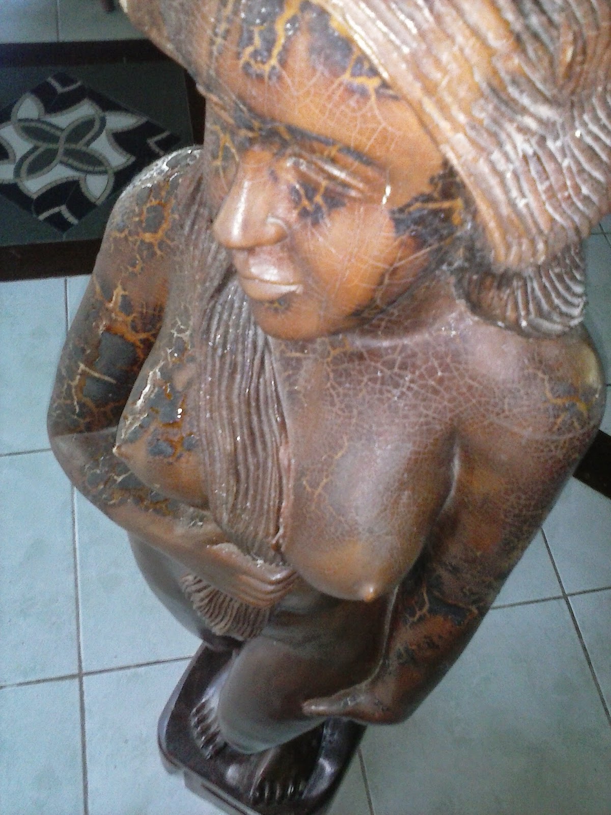 Female woodcraft sculpture Philippines