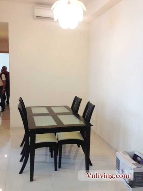 Dinner table at The Vista 2 bedroom apartment for rent Dinner table at The Vista 2 bedroom apartment for rent
