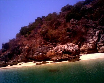 Dua Pelangi: Wisata Bima