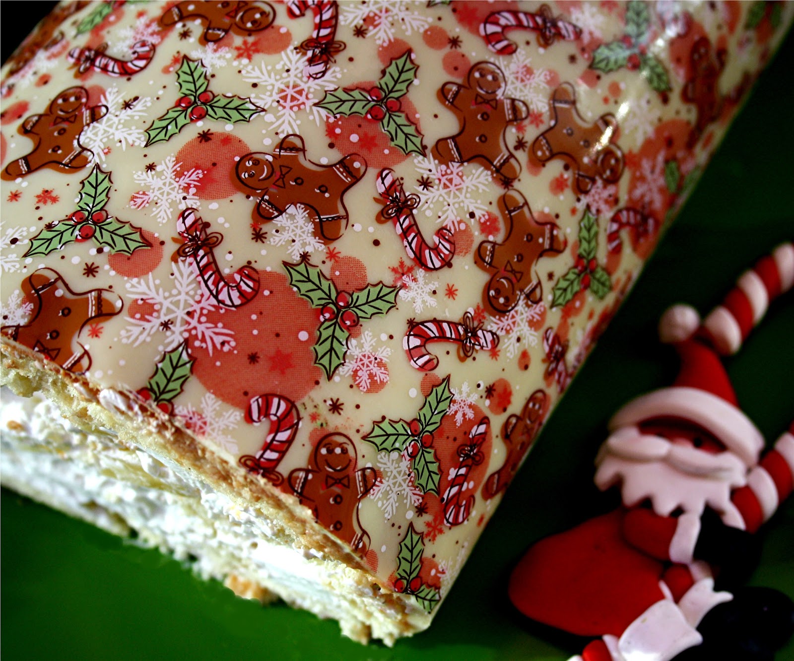 Desirvientadas Christmas Pineapple Roll Cake