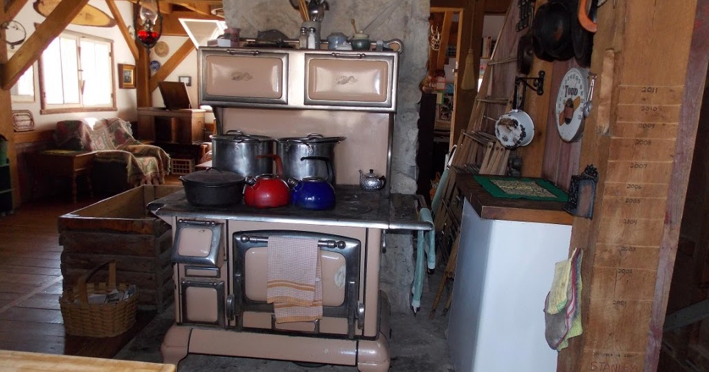 Simpler Times: Wood Kitchen Cook Stove, part 2 - Operating Ovens and