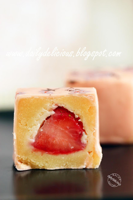 Cube Cake Put In Pairfa Cups Cube Cake Put In Pairfa Cups