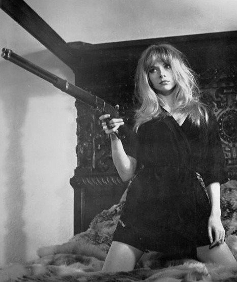 walking dead blonde girl actress