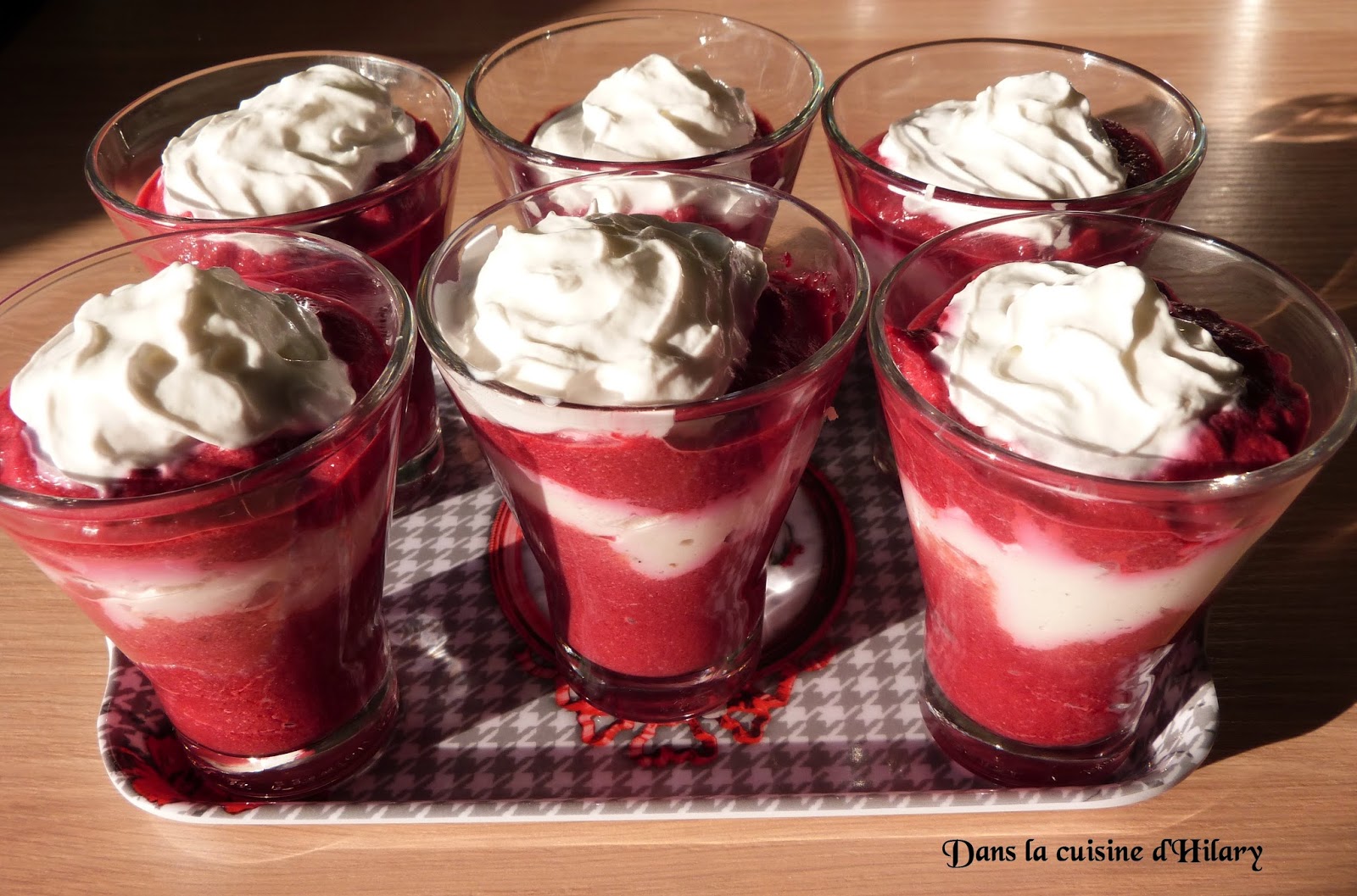 Dans la cuisine d'Hilary Verrine de mousses betterave et chèvre