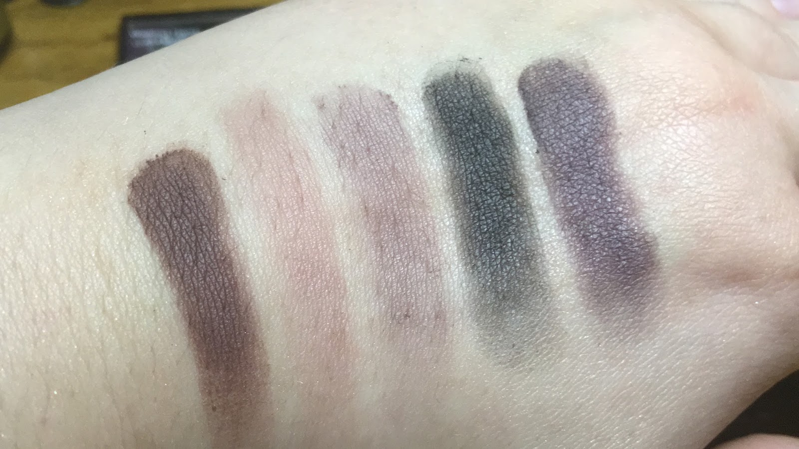 Life of a mad typer Makeup Revolution USA Salvation Palette Girls On