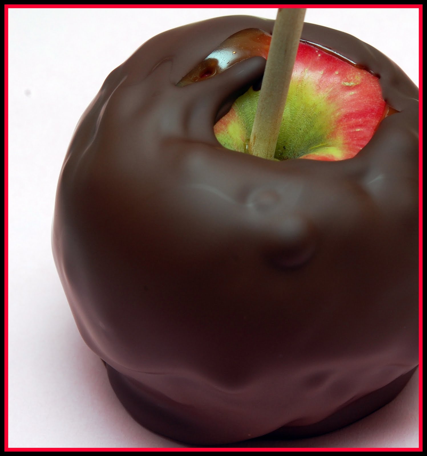 DOUBLE DIPPED CARAMEL CHOCOLATE APPLES!!! - Hugs and Cookies XOXO