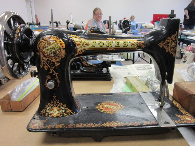 Missy's Homemaking Adventures Hand Crank Sewing Machines