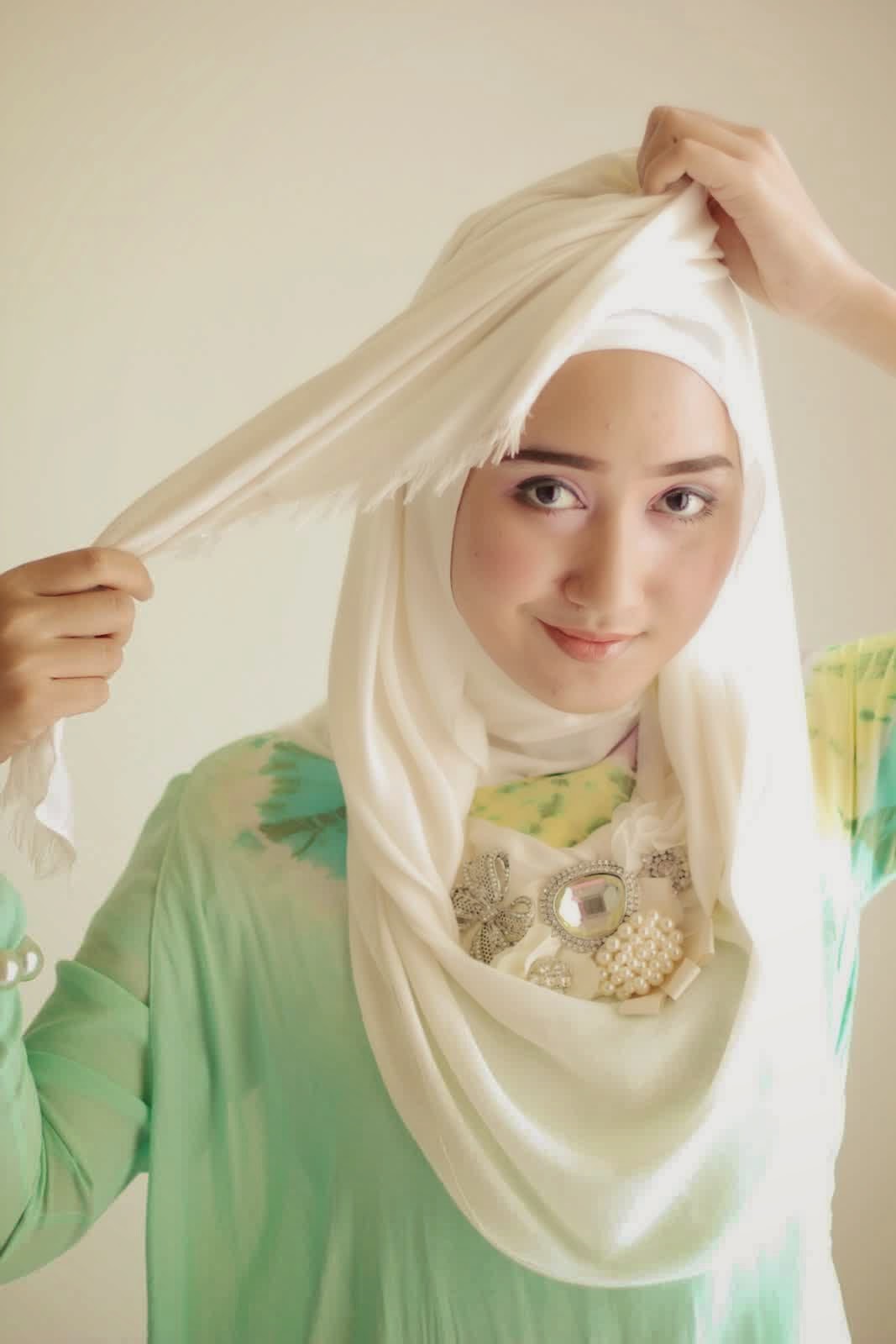 Ikuti Tutorial Instan Hijab Terbaru Dian Pelangi Kebaya Ikuti Tutorial Instan Hijab Terbaru Dian Pelangi Kebaya