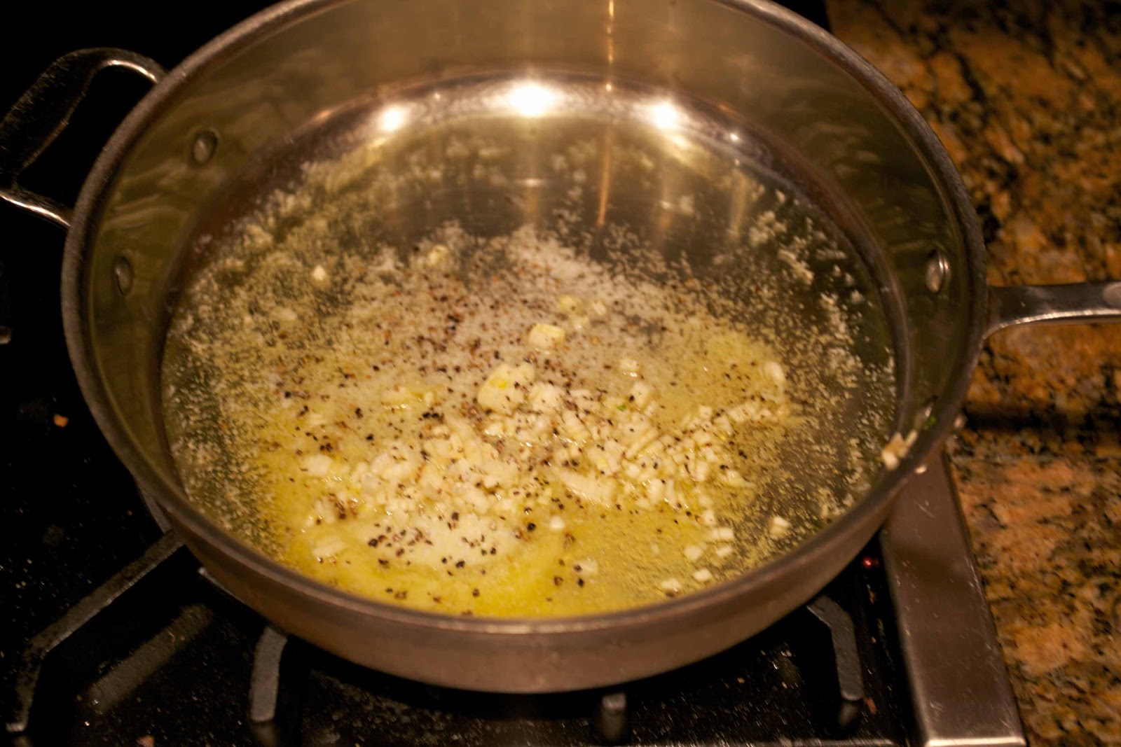 Creamy Roasted Garlic Spaghetti