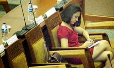 PARAH! Sekretaris Seksi DPR RI. Cleaning Service Temukan Kondom di Gedung