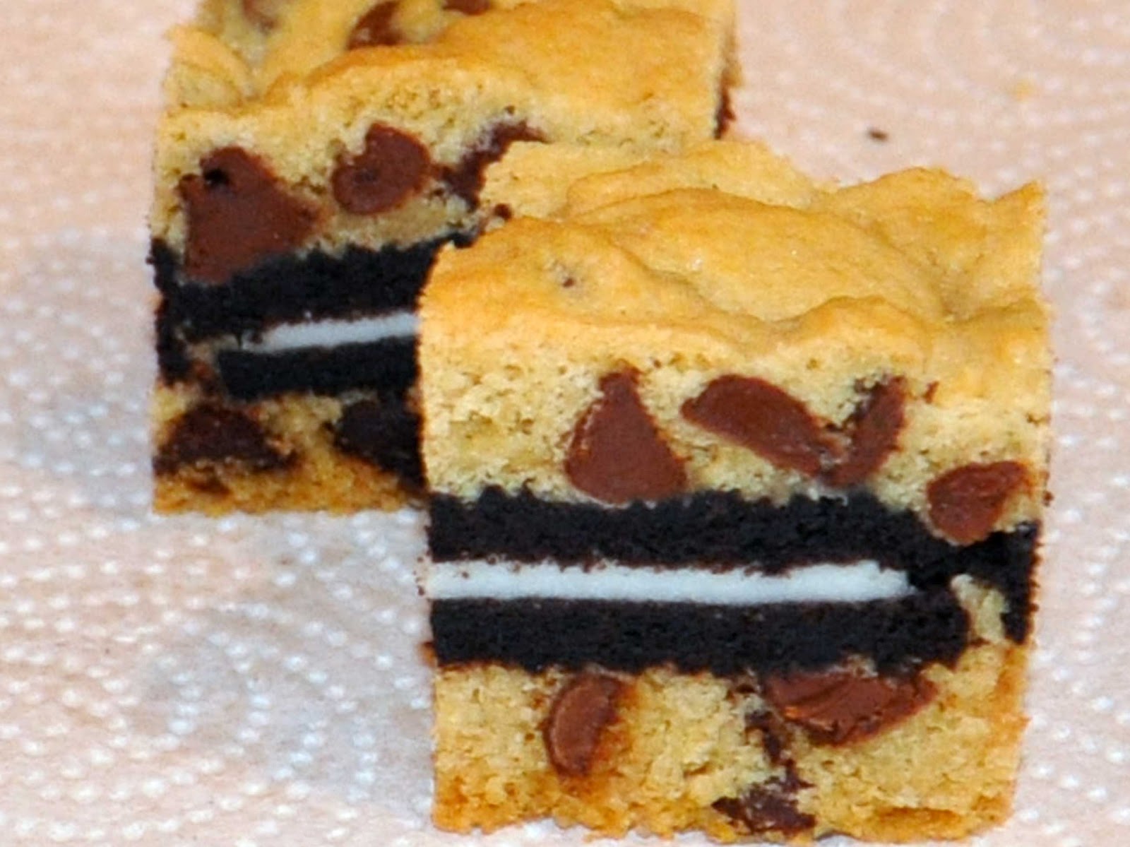 Maple Macaroni OreoStuffed Chocolate Chip Cookie Bars