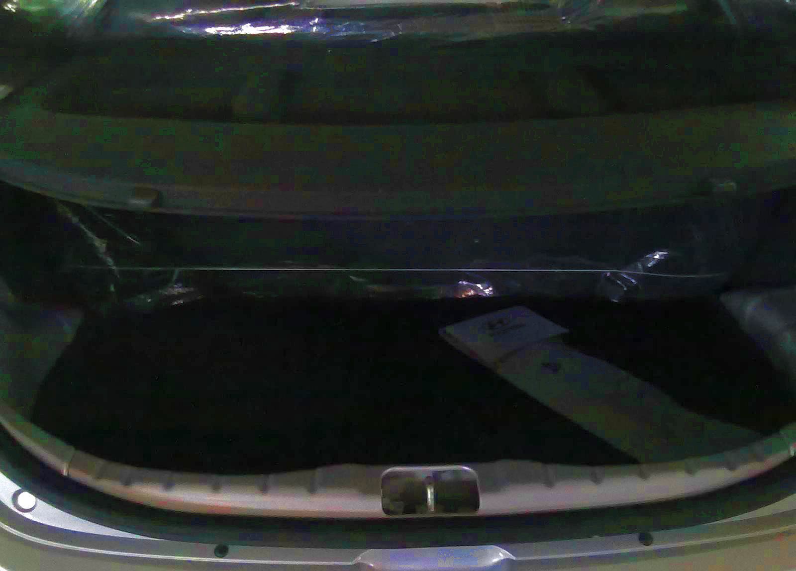http://4.bp.blogspot.com/-lfIiRk6A60g/Tpf6aDgz-GI/AAAAAAAADgI/yk1DBVmjyBA/s1600/Hyundai-Eon-Small-Car-Boot.jpg