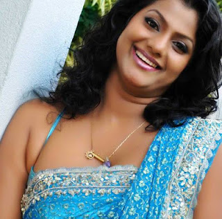 Mallu Aunties Photos: Tamil Hot Aunties Photos