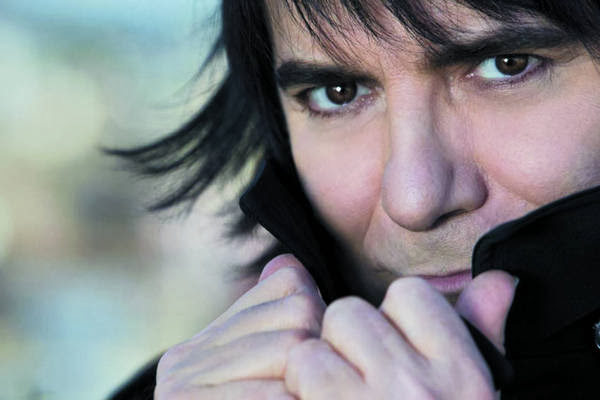 Foto di Renato Zero Renato Zero - AmoR - testo video download