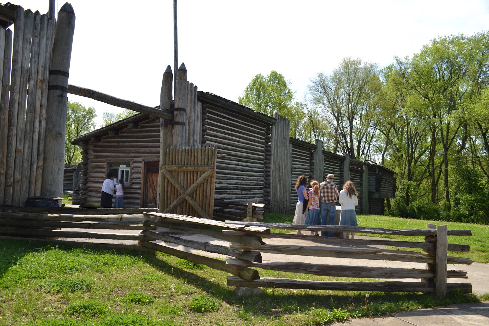 A Baker's Dozen Barnhouse News Fort Boonesborough And Living History