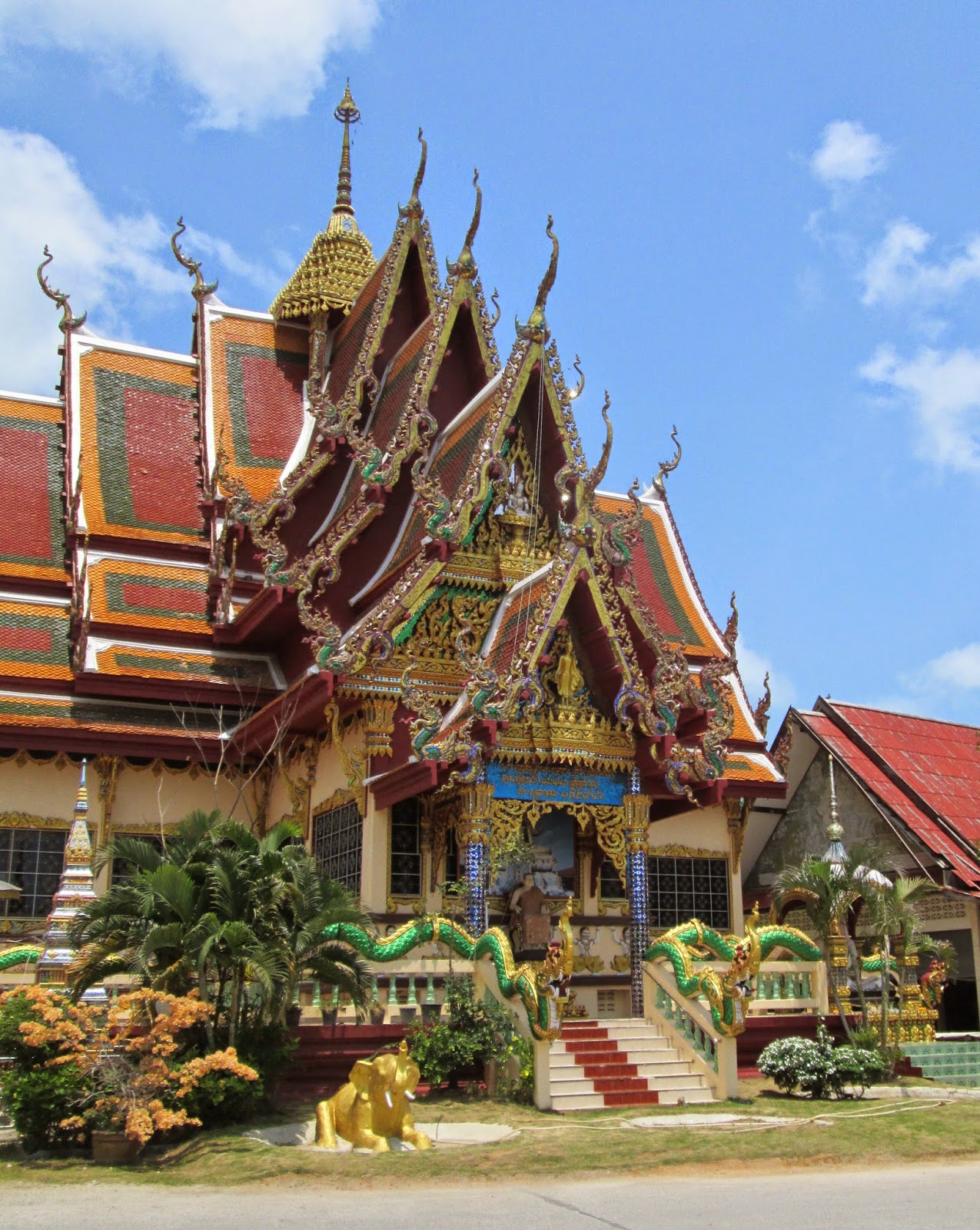 Phra Yai temple, Ko Samui, Thailand