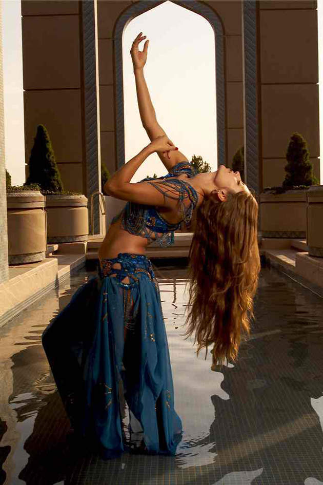 indian belly dancers