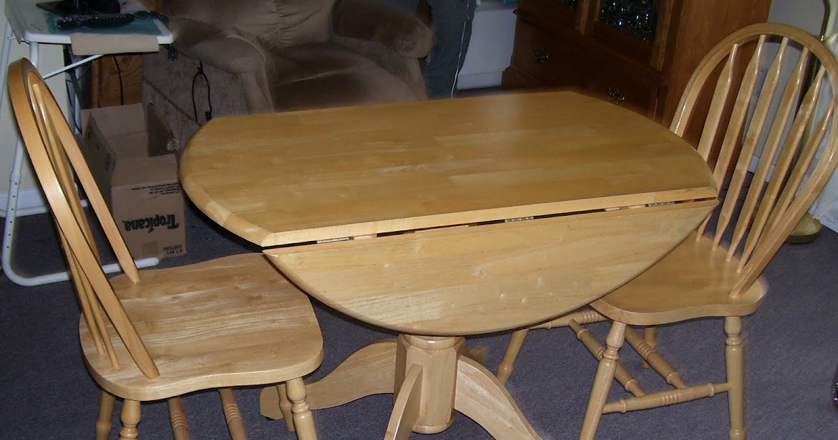 Table avec fauteuil