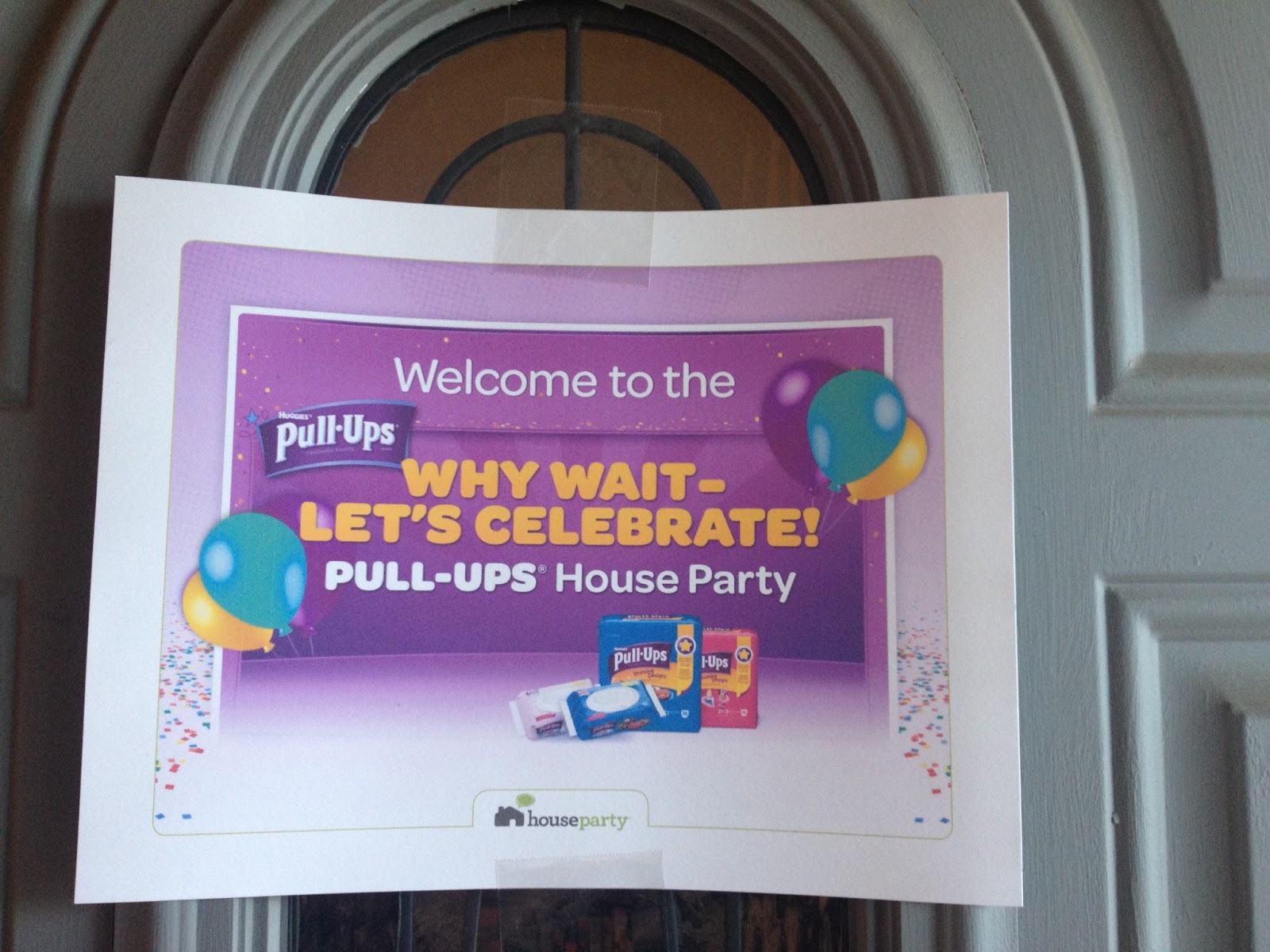 Freeviews from a Blonde Pull Ups House Party