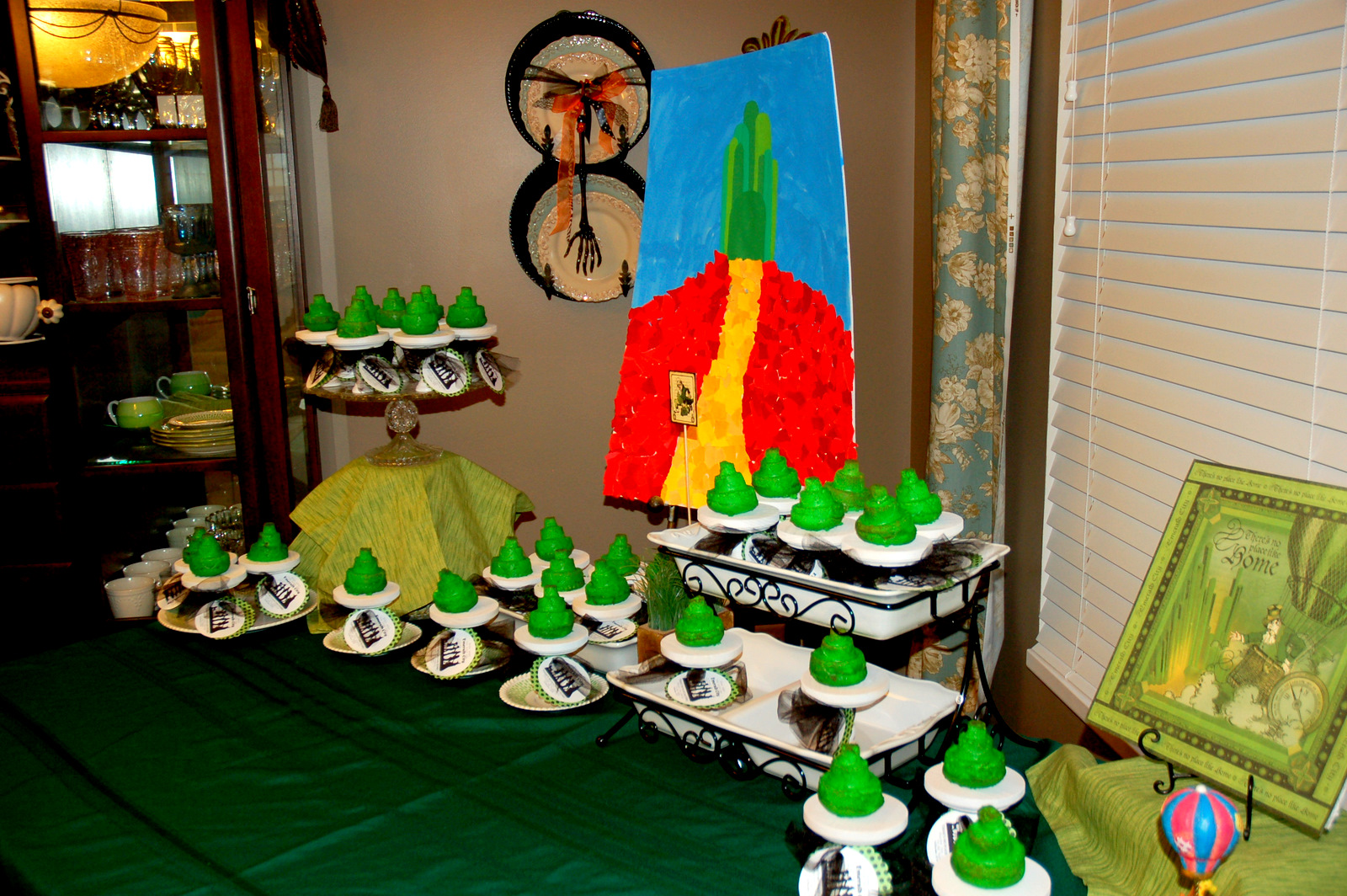 Restlessrisa Wizard Of Oz Party Part 5 The Decor And
