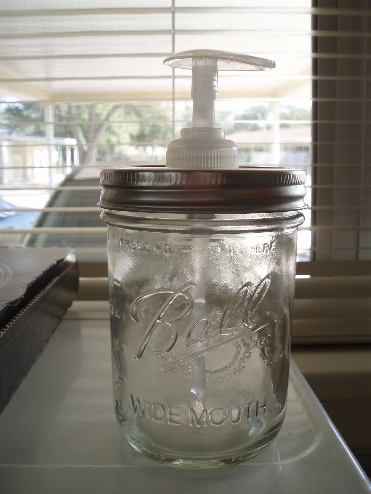 unBearablyGood DIY Mason Jar Soap Dispenser