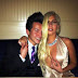 Fotos: Lady Gaga com fãs em restaurante (26.02)