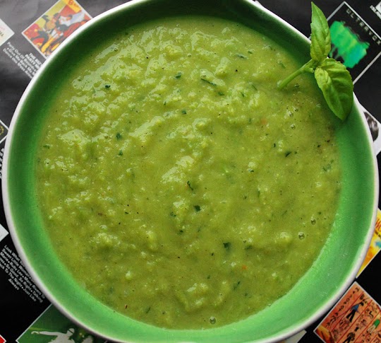 Gęsta zupa z zielonego groszku