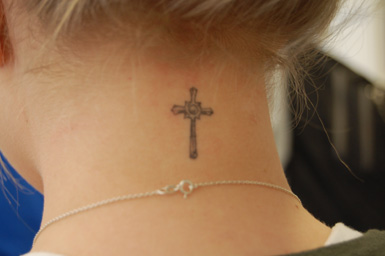 Women+tattoos+on+neck