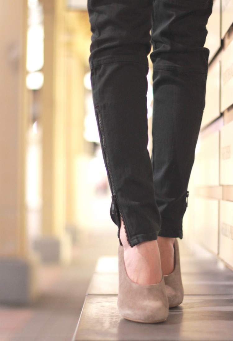 chloe suede pumps