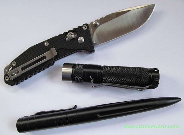Schrade SCPENBK Self Defense Pen: Shown With SanRenMu GB-763 EDC Pocket Knife and Eagletac D25A Mini 1xAA Flashlight Schrade SCPENBK Self Defense Pen: Shown With SanRenMu GB-763 EDC Pocket Knife and Eagletac D25A Mini 1xAA Flashlight