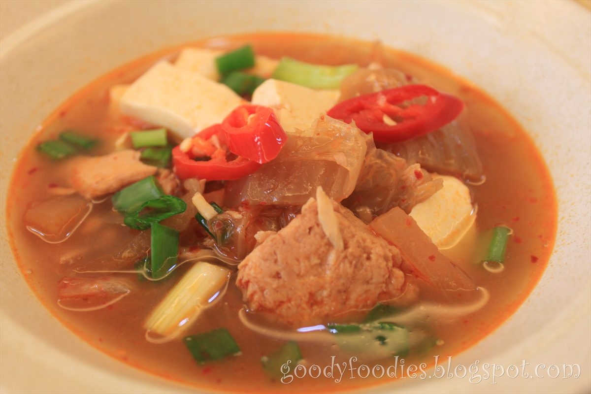 GoodyFoodies I cooked Tuna Kimchi Jjigae (Korean)