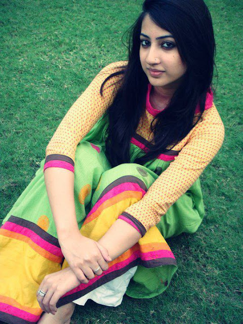 desi beautiful hot Pakistani girls images 