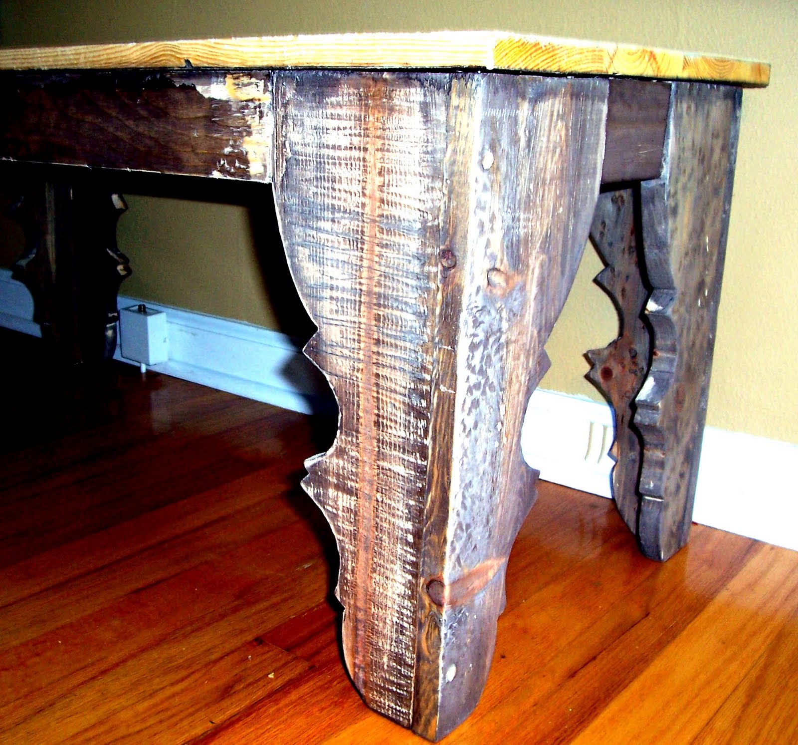 the Cre8tive Outlet DIY Coffee Table + tutorial