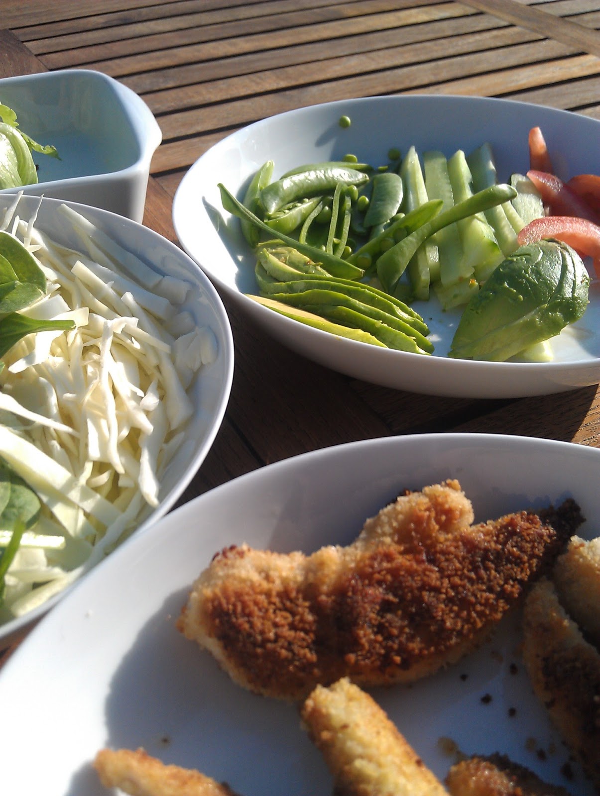 Salatruller med crispy kylling og goma dressing Vanessary