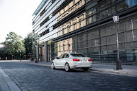 BMW-330e-26.jpg