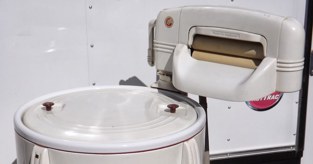 selling excess Vintage Speed Queen Deluxe Wringer washing machine.