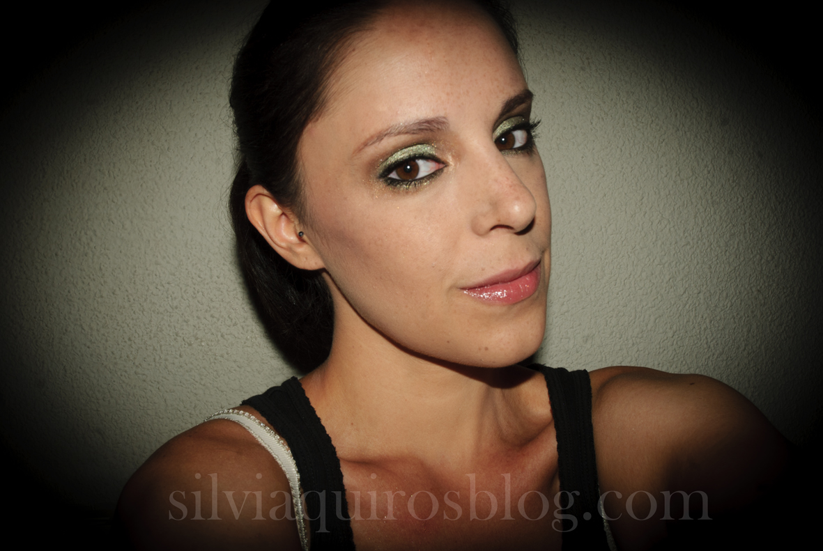 http://4.bp.blogspot.com/-lue5YVJKXEY/UFFBNYuwVnI/AAAAAAAARiY/Rq1KE726F-Q/s1600/scarlett+johansson+verde1.jpg