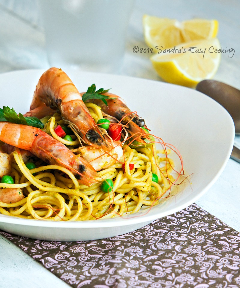 Spaghetti in Peas and Carrot Sauce with Scampi SANDRA'S EASY COOKING