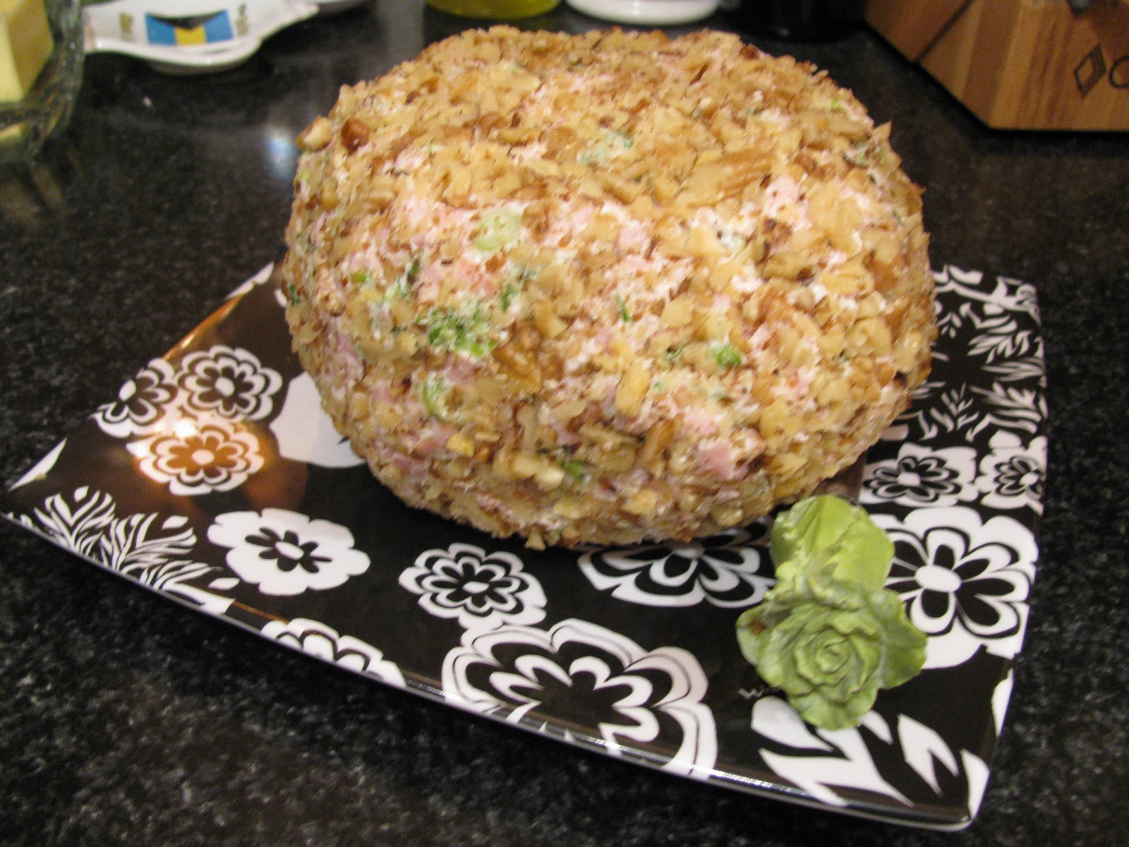 Women on a Mission Mom Edition {the} Ham Dip as a Cheeseball!
