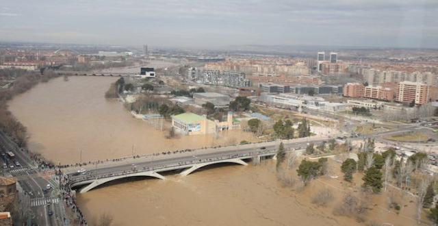 Rio Ebro a su paso por Zaragoza