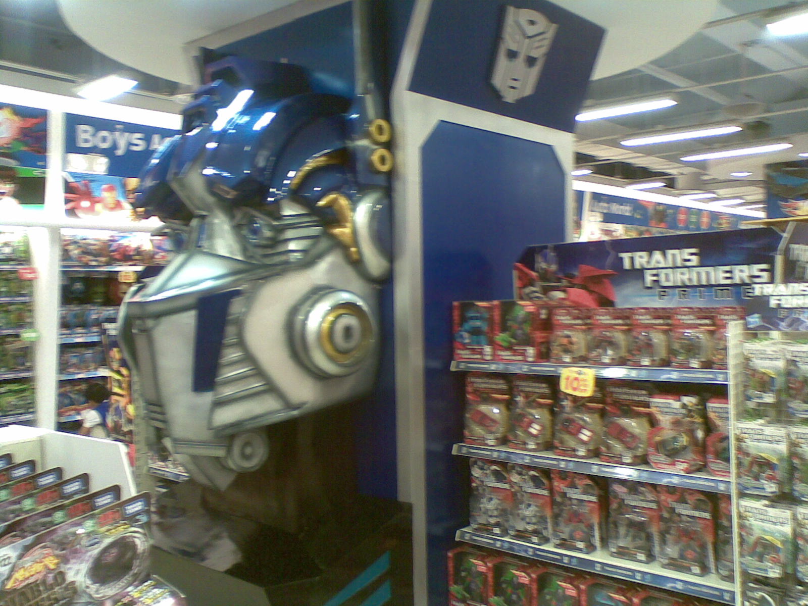 Toys R Us opens in Glorietta 1