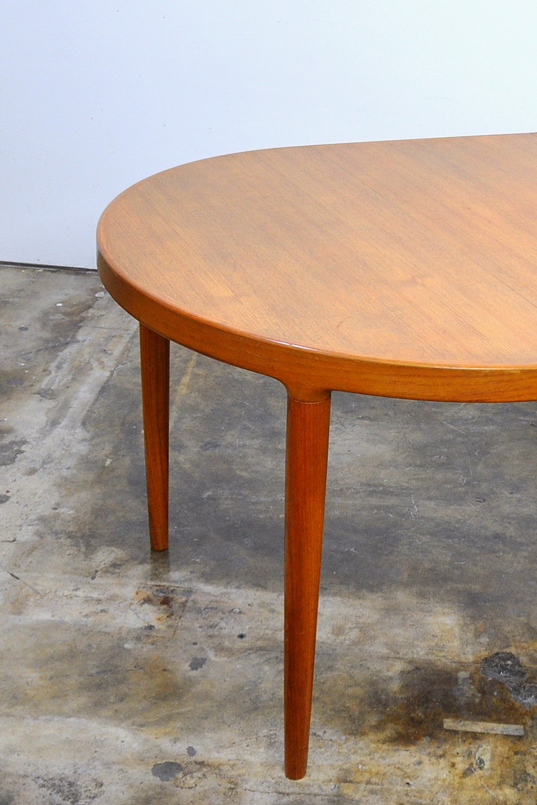 SELECT MODERN Danish Modern Teak Expandable Dining Room Table