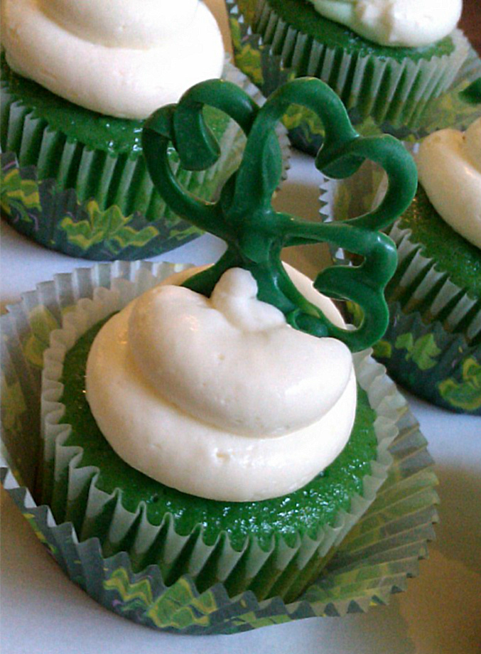Green Velvet Cupcakes For St Pattys Day Green Velvet Cupcakes For St Pattys Day