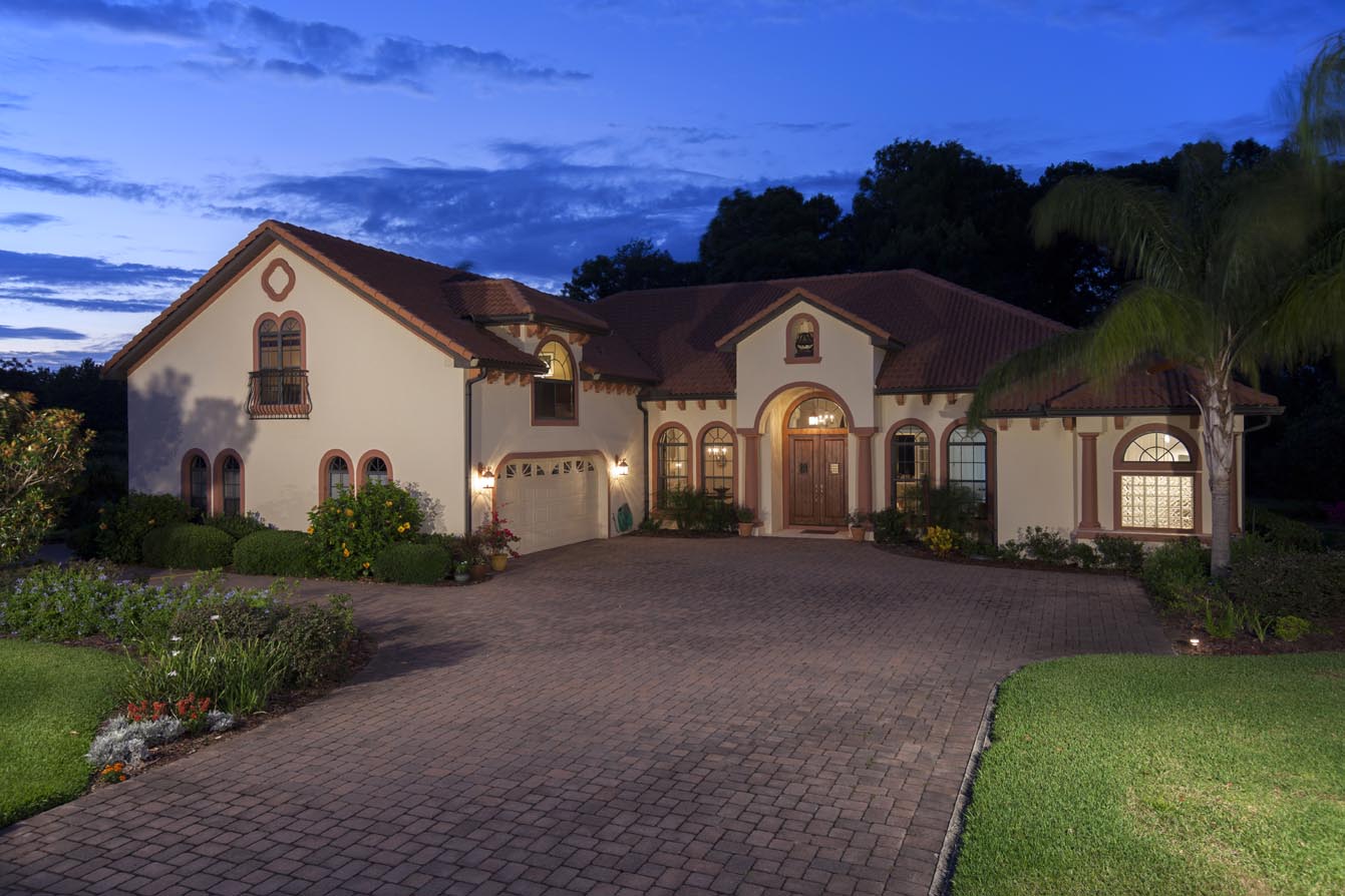 ENJOY LIVING IN LUXURY HOME ON LAKE DORA AT DEER ISLAND GOLF AND LAKE CLUB Uneek