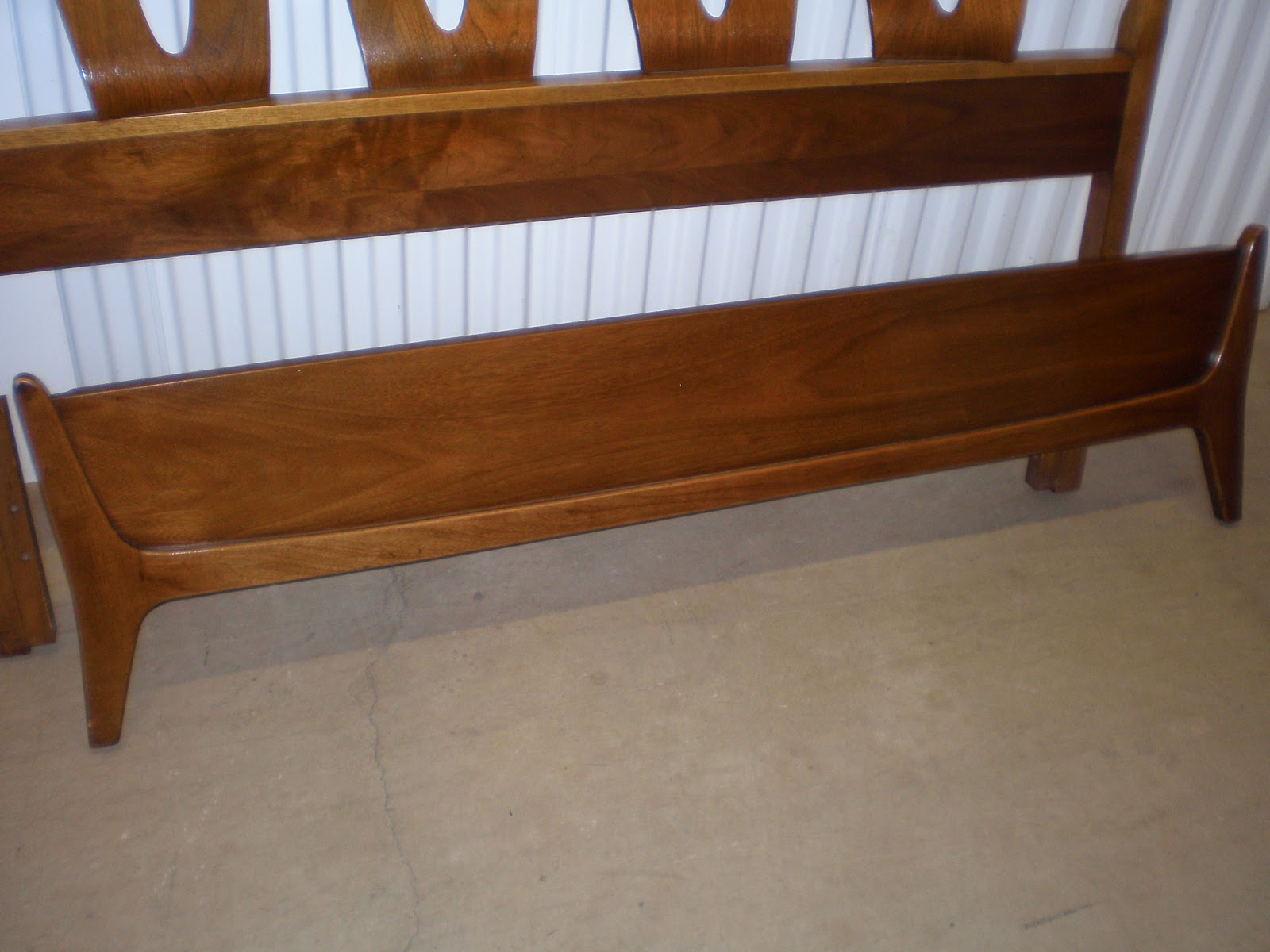 The Retrospective Modernist Kent Coffey "Insignia" Bed (Headboard