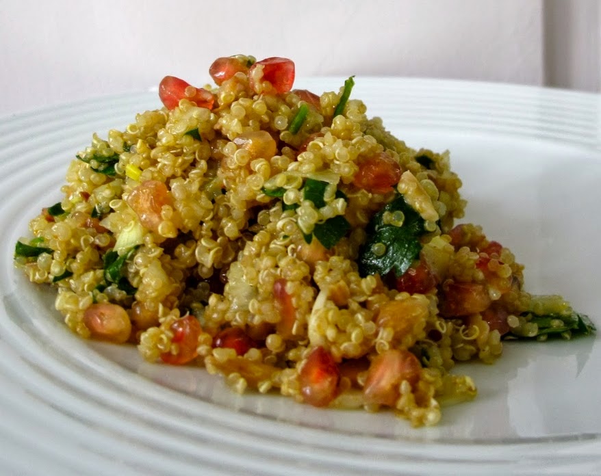 Quinoa com Amêndoas e Romã Quinoa com Amêndoas e Romã (vegana)