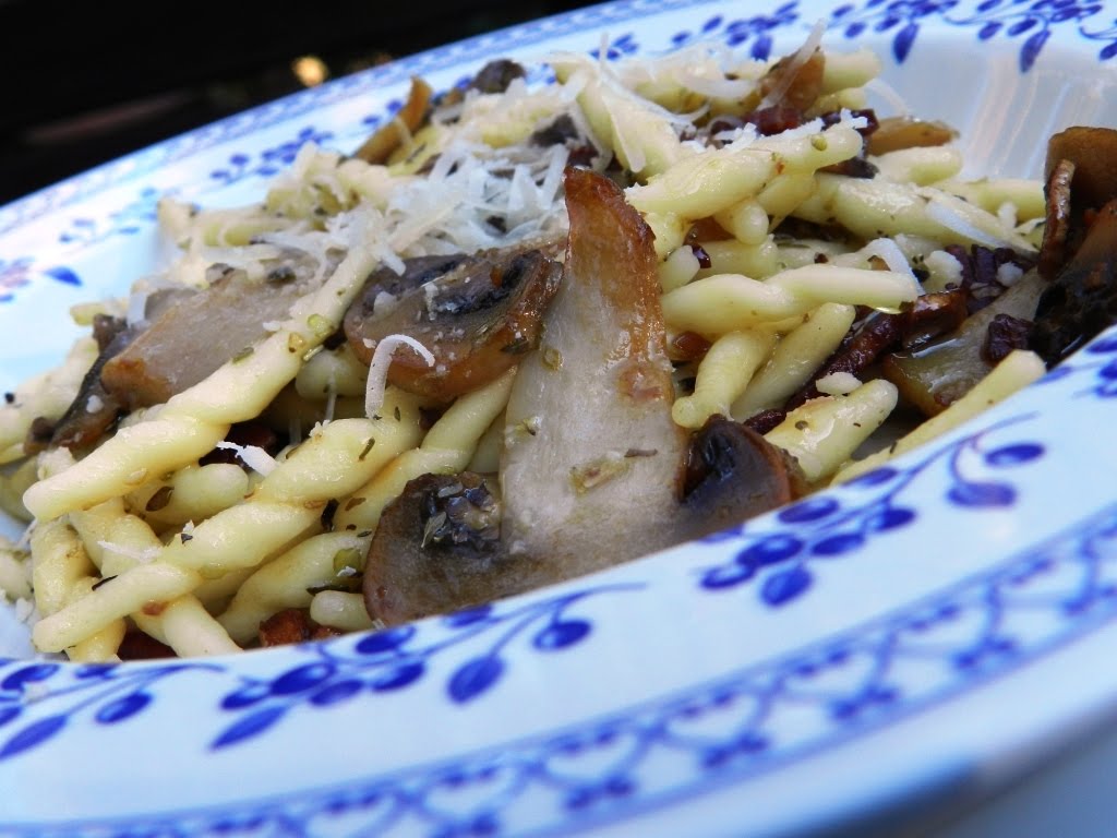 Pasta e Porcini Trofie ai Pancetta e Funghi