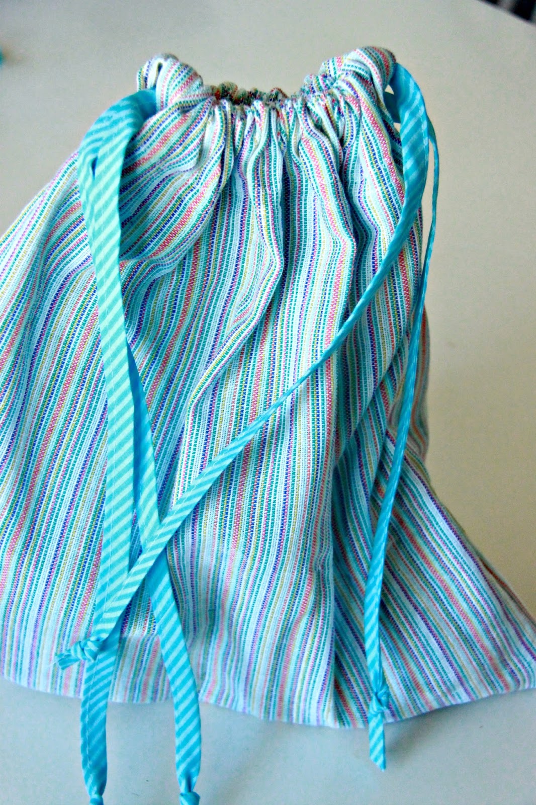 Larissa Another Day Pretty Little Drawstring Mess Kit Bag