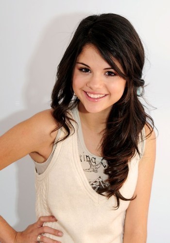  actress and singer Selena Gomez which song directed by Chris Applebaum.