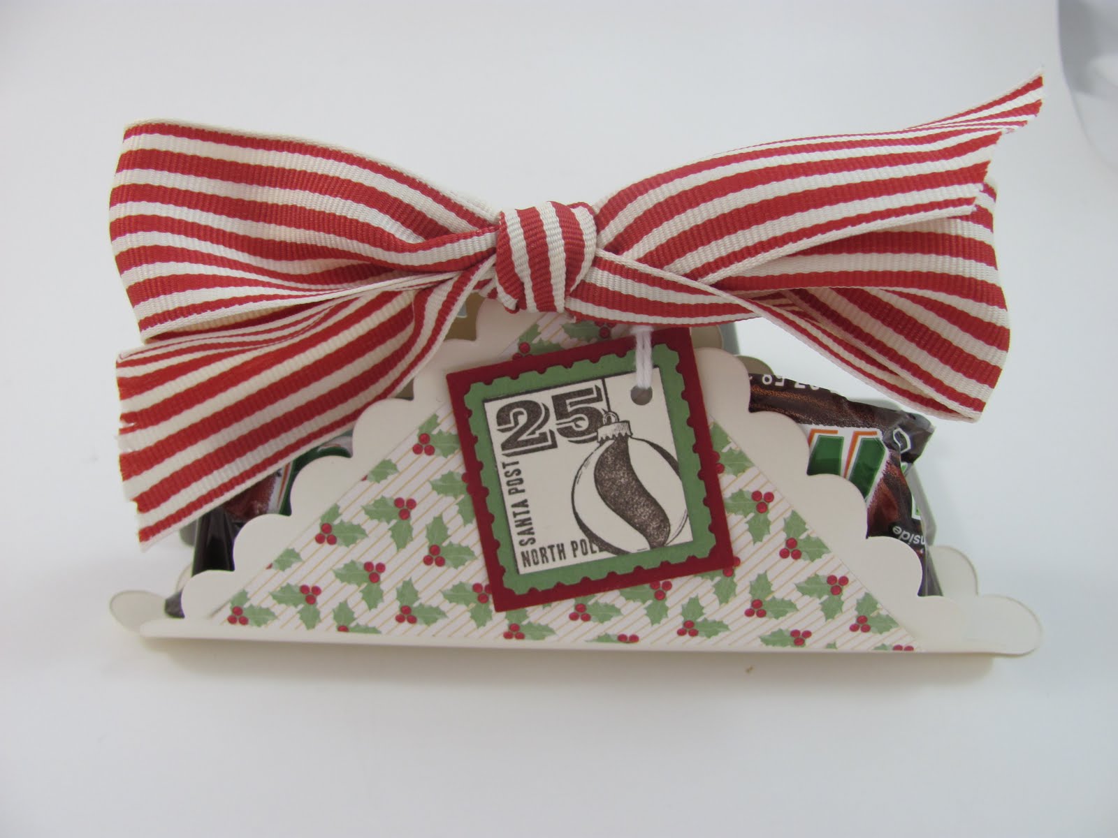 Unique ink Scallop Square Candy Bar Holder